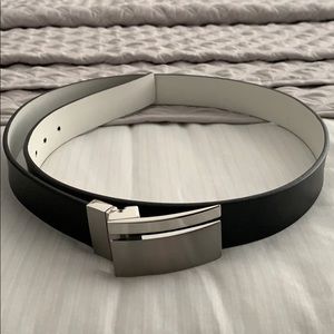 EUC Men’s Express Black Belt